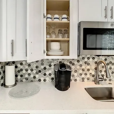 Steps From The Beach, Renovated 1Bd 1 Bth Clearwater Beach Exterior photo