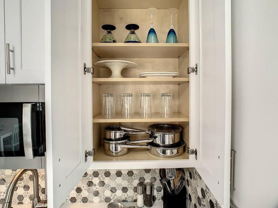 Steps From The Beach, Renovated 1bd 1 Bth Hébergement de vacances *